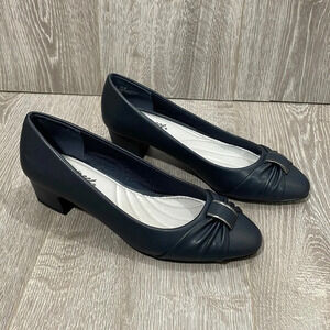 NWOT Easy Street Eloise Pump Navy 7.5W